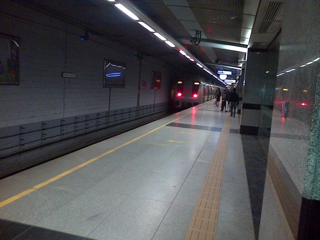 Chandni Chowk Metro Station